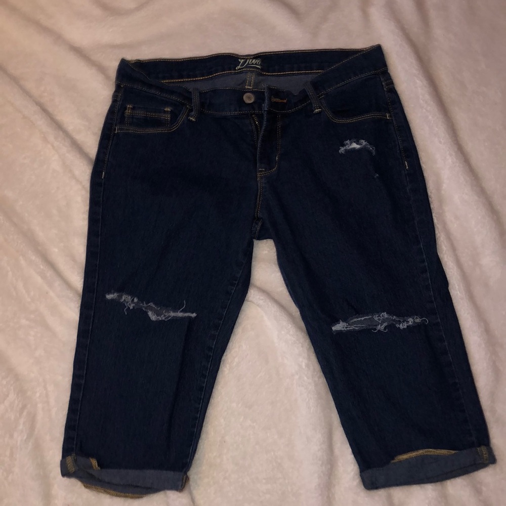Old Navy capris.